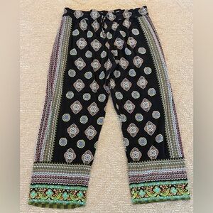 Lucy & Laurel Black and Multicolor Pattern Lightweight Pants